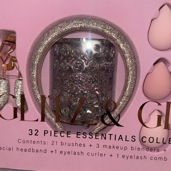 2024 Glitz & Glam Christmas holiday 31 piece essential brush collection 🎀💎 - Picture 4 of 16